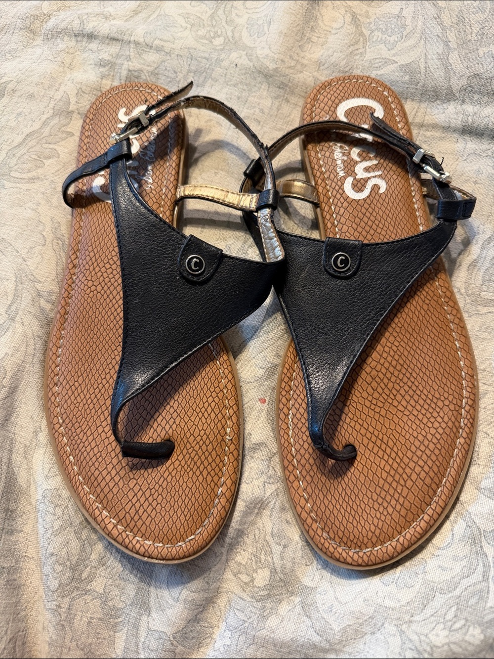 Circus by Sam Edelman Black and Brown T‑Strap Sandals